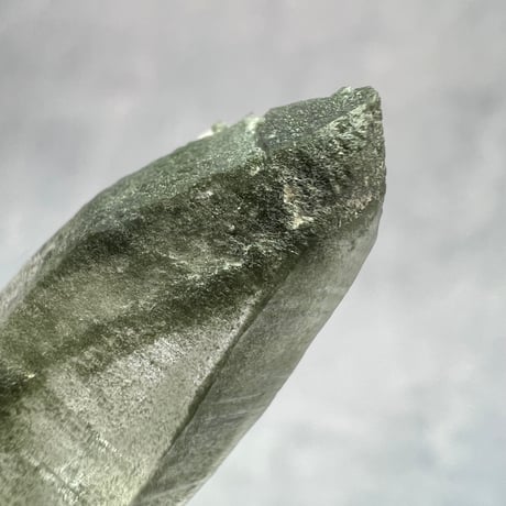 【ガネッシュヒマール産】クローライトイン天然ヒマラヤ水晶/GaneshHimal Chlorite&Albite in Himalayan Quartz