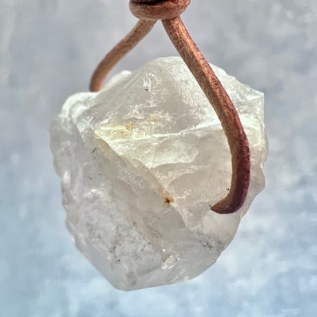 【カイラス産】天然ヒマラヤ水晶革紐付きペンダント④/Kailash Himalayan Quartz Pendant