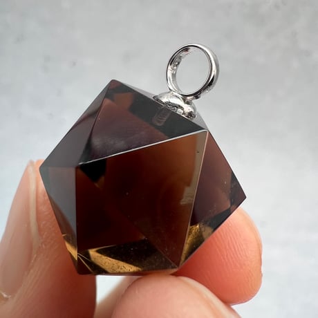【ガウリシャンカール産】天然ヒマラヤ水晶"手磨き加工"イコサヘドロン"ペンダントトップ③/GauriShankar Himalayan Quartz "Icosahedron"Pendant Top