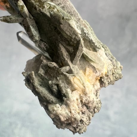 【ガネッシュヒマール産】クローライト&アクチノライトイン天然ヒマラヤ水晶/Ganesh Himal Chlorite&Actinorite in Himalayan Quartz