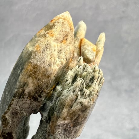 【ガネッシュヒマール産】クローライト&アクチノライトイン天然ヒマラヤ水晶/Ganesh Himal Chlorite&Actinorite in Himalayan Quartz