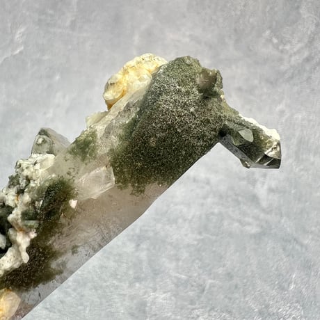 【ガネッシュヒマール産】クローライト&アクチノライトイン天然ヒマラヤ水晶/Ganesh Himal Chlorite&Actinorite in Himalayan Quartz