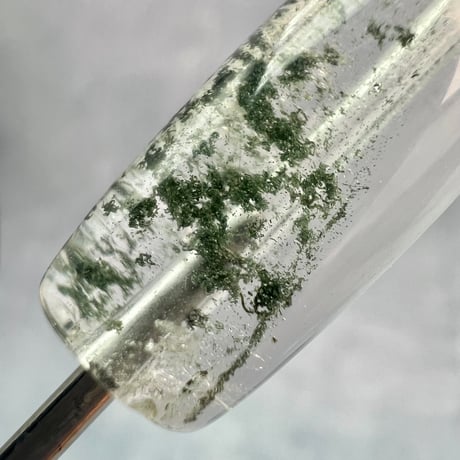 【ガネッシュヒマール産】クローライトイン天然ヒマラヤ水晶 樽型ビーズ①/Ganesh Himal Chlorite in Himalayan Quartz barrel beads