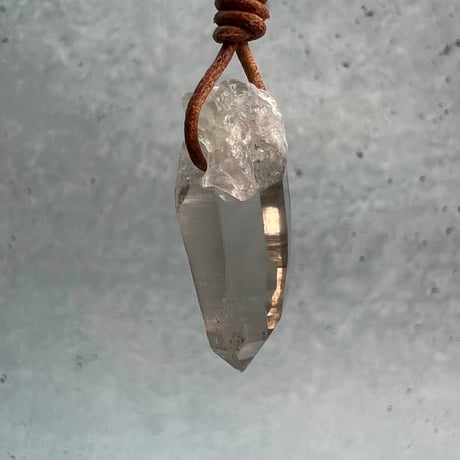 【ガウリシャンカール産】天然ヒマラヤスモーキークォーツ革紐ペンダント⑦/GauriShankar Himalayan Smoky Quartz Pendant