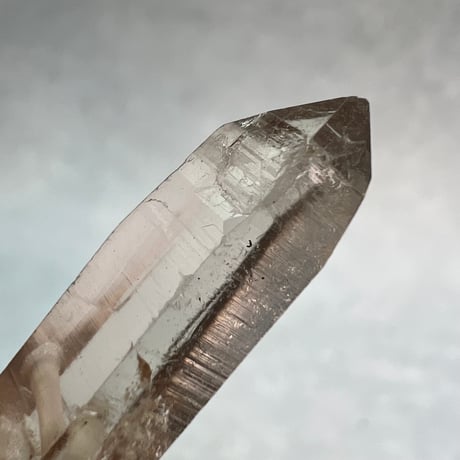 【ガウリシャンカール産】天然ヒマラヤスモーキークォーツ革紐ペンダント⑧/GauriShankar Himalayan Smoky Quartz Pendant