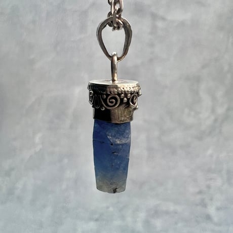 ネパール🇳🇵サンクワサバ産【天然ヒマラヤサファイア】ペンダントトップ/Nepal Sankhuwasabha Himalayan Sapphire Pendant Top
