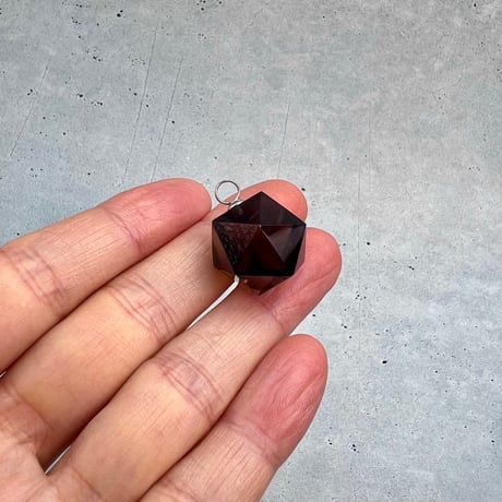 【ガウリシャンカール産】天然ヒマラヤ水晶"手磨き加工"イコサヘドロン"ペンダントトップ③/GauriShankar Himalayan Quartz "Icosahedron"Pendant Top