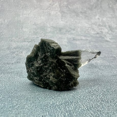 【ガネッシュヒマール産】クローライトイン天然ヒマラヤ水晶/GaneshHimal Chlorite&Albite in Himalayan Quartz