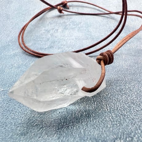 【カイラス産】天然ヒマラヤ水晶革紐付きペンダント⑪/Kailash Himalayan Quartz Pendant