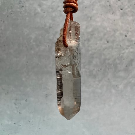 【ガウリシャンカール産】天然ヒマラヤスモーキークォーツ革紐ペンダント⑨/GauriShankar Himalayan Smoky Quartz Pendant