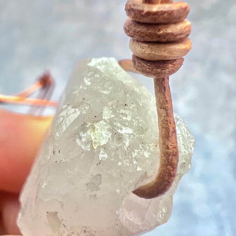 【カイラス産】天然ヒマラヤ水晶革紐付きペンダント⑤/Kailash Himalayan Quartz Pendant