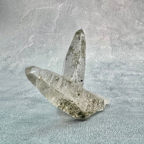 【ガネッシュヒマール産】クローライトイン天然ヒマラヤ水晶/GaneshHimal Chlorite&Albite in Himalayan Quartz