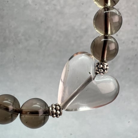【ガウリシャンカール産】天然ヒマラヤスモーキークォーツ"ハート"デザインブレスレット/GauriShankar Himalayan Smoky Quartz "Heart"