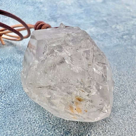 【カイラス産】天然ヒマラヤ水晶革紐付きペンダント②/Kailash Himalayan Quartz Pendant