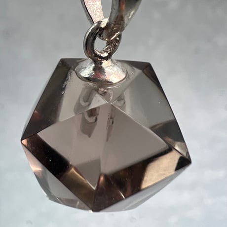 【ガウリシャンカール産】天然ヒマラヤ水晶"手磨き加工"イコサヘドロン"ペンダントトップ②/GauriShankar Himalayan Quartz "Icosahedron"Pendant Top