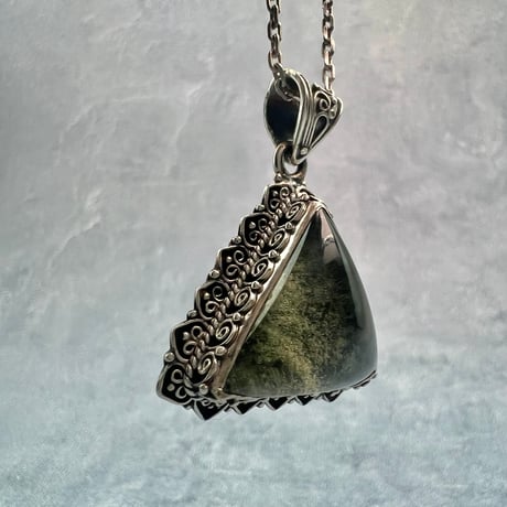 【ガネッシュヒマール産】クローライトイン天然ヒマラヤ水晶シルバー925ペンダントトップ/Ganesh Himal Chlorite in Himalayan Quartz Pendant Top