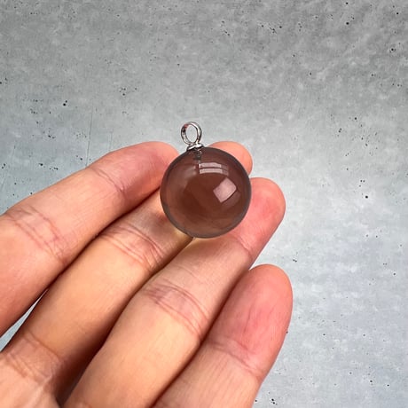 【ガウリシャンカール産】天然ヒマラヤスモーキークォーツスフィアペンダントトップ①/GauriShankar Himalayan Smoky Quartz Sphere Pendant Top