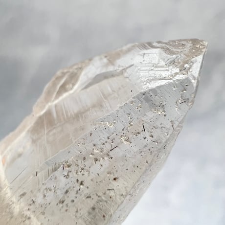 【カイラス産】天然ヒマラヤ水晶革紐付きペンダント⑨/Kailash Himalayan Quartz Pendant
