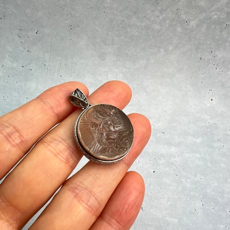 【ガウリシャンカール産】天然ヒマラヤスモーキークォーツ"グリーンターラ様"ペンダントトップ①/Gaurishankar Himalayan Smoky Quartz "Green Tara"