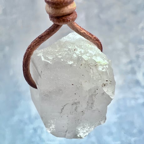 【カイラス産】天然ヒマラヤ水晶革紐付きペンダント⑤/Kailash Himalayan Quartz Pendant