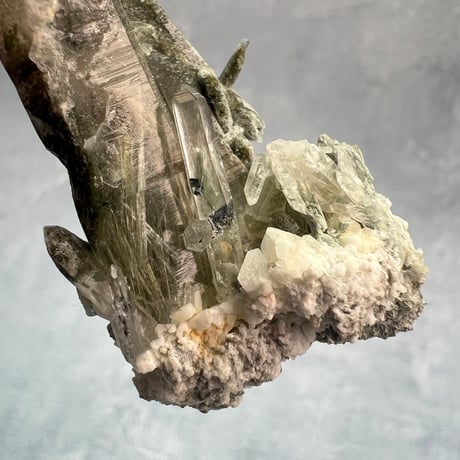 【ガネッシュヒマール産】クローライト&アクチノライトイン天然ヒマラヤ水晶/Ganesh Himal Chlorite&Actinorite in Himalayan Quartz