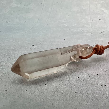 【ガウリシャンカール産】天然ヒマラヤスモーキークォーツ革紐ペンダント⑨/GauriShankar Himalayan Smoky Quartz Pendant