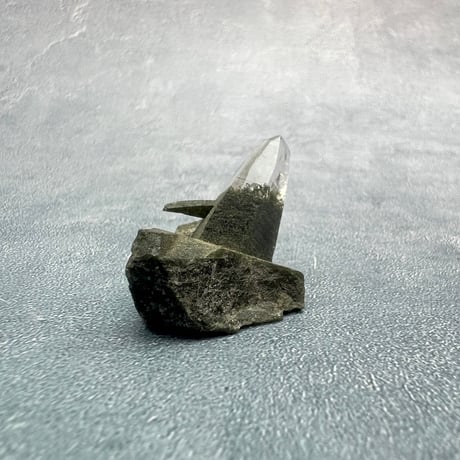 【ガネッシュヒマール産】クローライトイン天然ヒマラヤ水晶/GaneshHimal Chlorite&Albite in Himalayan Quartz