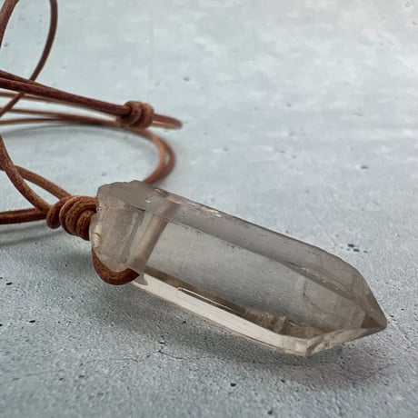【ガウリシャンカール産】天然ヒマラヤスモーキークォーツ革紐ペンダント⑧/GauriShankar Himalayan Smoky Quartz Pendant
