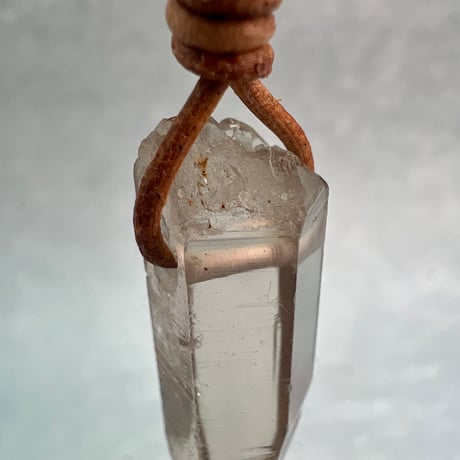 【ガウリシャンカール産】天然ヒマラヤスモーキークォーツ革紐ペンダント⑧/GauriShankar Himalayan Smoky Quartz Pendant