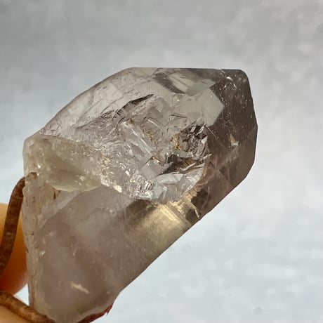 【ガウリシャンカール産】天然ヒマラヤスモーキークォーツ革紐ペンダント③/GauriShankar Himalayan Smoky Quartz Pendant