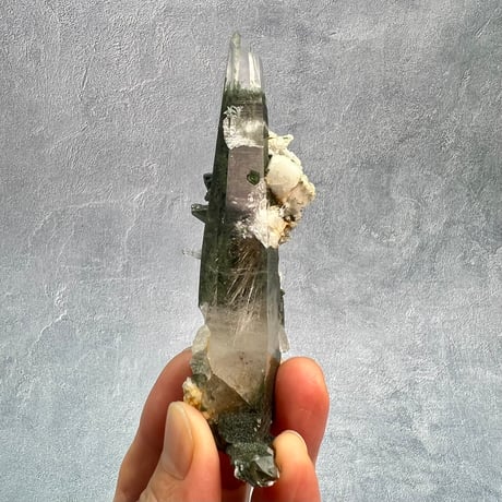 【ガネッシュヒマール産】クローライト&アクチノライトイン天然ヒマラヤ水晶/Ganesh Himal Chlorite&Actinorite in Himalayan Quartz