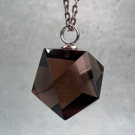 【ガウリシャンカール産】天然ヒマラヤ水晶"手磨き加工"イコサヘドロン"ペンダントトップ③/GauriShankar Himalayan Quartz "Icosahedron"Pendant Top