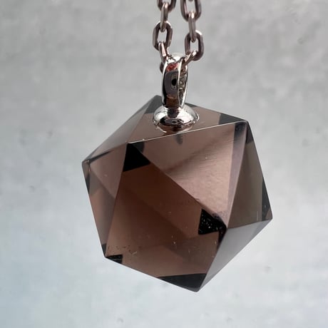 【ガウリシャンカール産】天然ヒマラヤ水晶"手磨き加工"イコサヘドロン"ペンダントトップ③/GauriShankar Himalayan Quartz "Icosahedron"Pendant Top