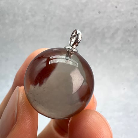 【ガウリシャンカール産】天然ヒマラヤスモーキークォーツスフィアペンダントトップ①/GauriShankar Himalayan Smoky Quartz Sphere Pendant Top