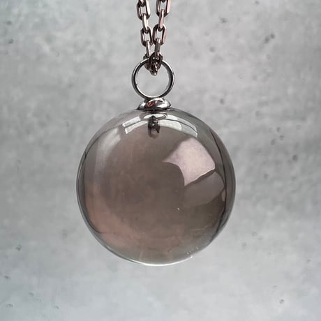 【ガウリシャンカール産】天然ヒマラヤスモーキークォーツスフィアペンダントトップ①/GauriShankar Himalayan Smoky Quartz Sphere Pendant Top