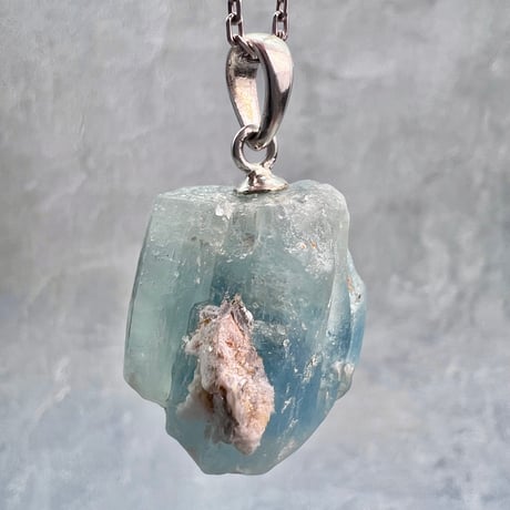 ネパール🇳🇵サンクワサバ産【ヒマラヤアクアマリン】ペンダントトップ/Nepal Sankhuwasabha Himalayan Aquamarine Pendant Top
