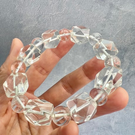 【カイラス産】"手磨き"天然ヒマラヤ水晶デザインブレスレット/Kailash Himalayan Quartz Design Bracelet