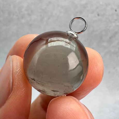 【ガウリシャンカール産】天然ヒマラヤスモーキークォーツスフィアペンダントトップ②/GauriShankar Himalayan Smoky Quartz Sphere Pendant Top