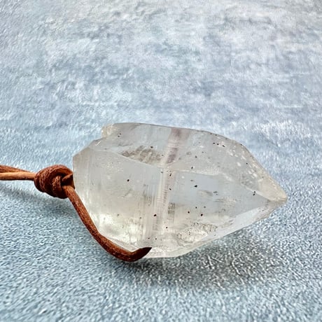 【カイラス産】天然ヒマラヤ水晶革紐付きペンダント⑥/Kailash Himalayan Quartz Pendant