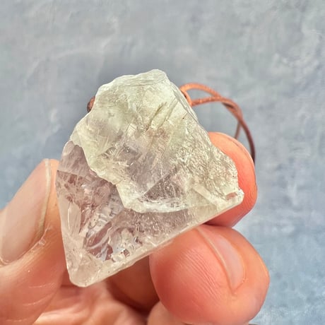 【カイラス産】天然ヒマラヤ水晶革紐付きペンダント④/Kailash Himalayan Quartz Pendant