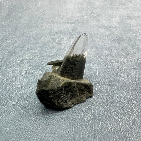 【ガネッシュヒマール産】クローライトイン天然ヒマラヤ水晶/GaneshHimal Chlorite&Albite in Himalayan Quartz