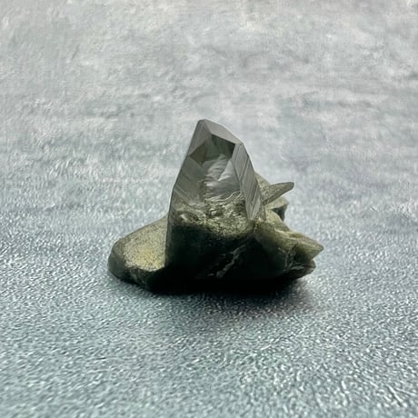 【ガネッシュヒマール産】クローライトイン天然ヒマラヤ水晶/GaneshHimal Chlorite&Albite in Himalayan Quartz