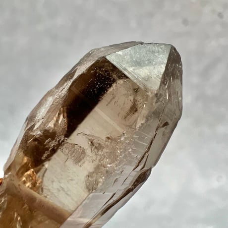【ガウリシャンカール産】天然ヒマラヤスモーキークォーツ革紐ペンダント②/GauriShankar Himalayan Smoky Quartz Pendant