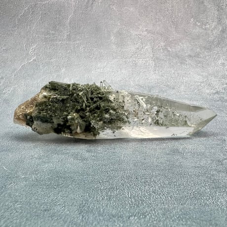 【ガネッシュヒマール産】クローライト&アクチノライトイン天然ヒマラヤ水晶/Ganesh Himal Chlorite&Actinorite in Himalayan Quartz