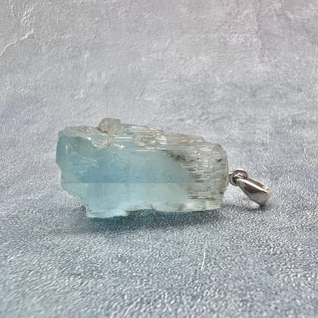 ネパール🇳🇵サンクワサバ産【ヒマラヤアクアマリン】ペンダントトップ/Nepal Sankhuwasabha Himalayan Aquamarine Pendant Top