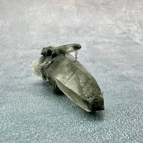 【ガネッシュヒマール産】クローライトイン天然ヒマラヤ水晶/GaneshHimal Chlorite&Albite in Himalayan Quartz