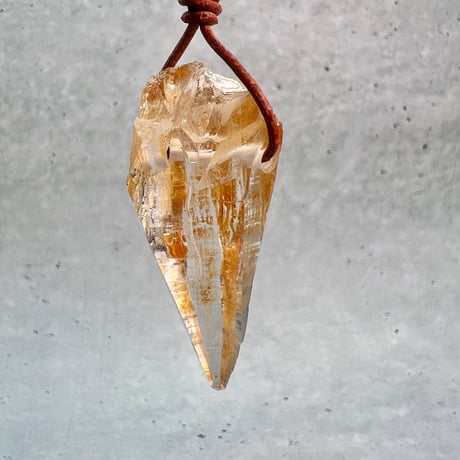 【ガネッシュヒマール産】リモナイトイン天然ヒマラヤ水晶革紐付きペンダント②/GaneshHimal Limonite in Natural Pendant