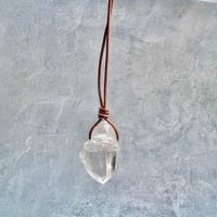 【カイラス産】天然ヒマラヤ水晶革紐付きペンダント⑪/Kailash Himalayan Quartz Pendant