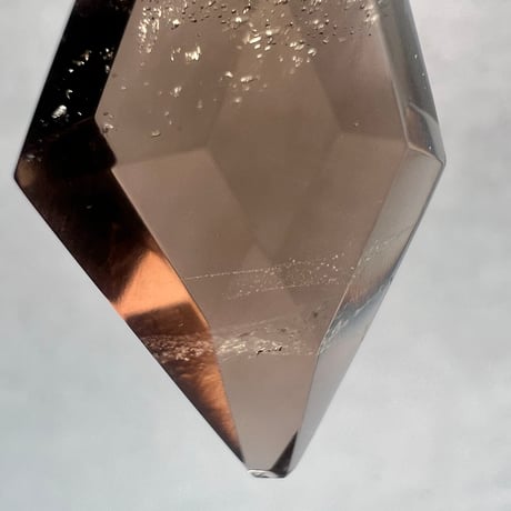 【ガウリシャンカール産】天然ヒマラヤスモーキークォーツ ファセットカットペンダントトップ/GauriShankar Smoky Quartz Facet Cut Pendant Top