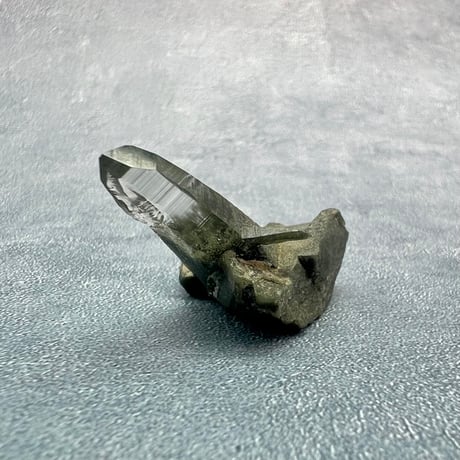 【ガネッシュヒマール産】クローライトイン天然ヒマラヤ水晶/GaneshHimal Chlorite&Albite in Himalayan Quartz